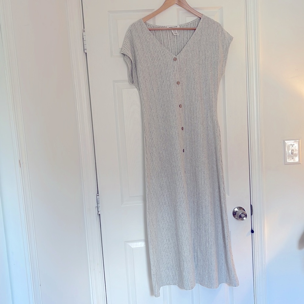 NWOT Caution to the wind maxi dress with thin stripes and buttons size large